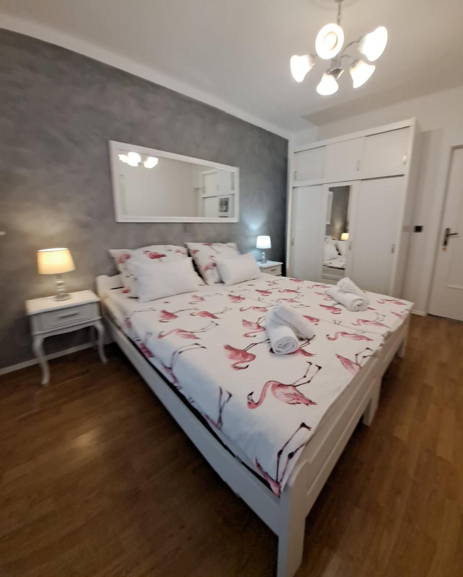 Royal Apartments Sandra Stinjan Luaran gambar