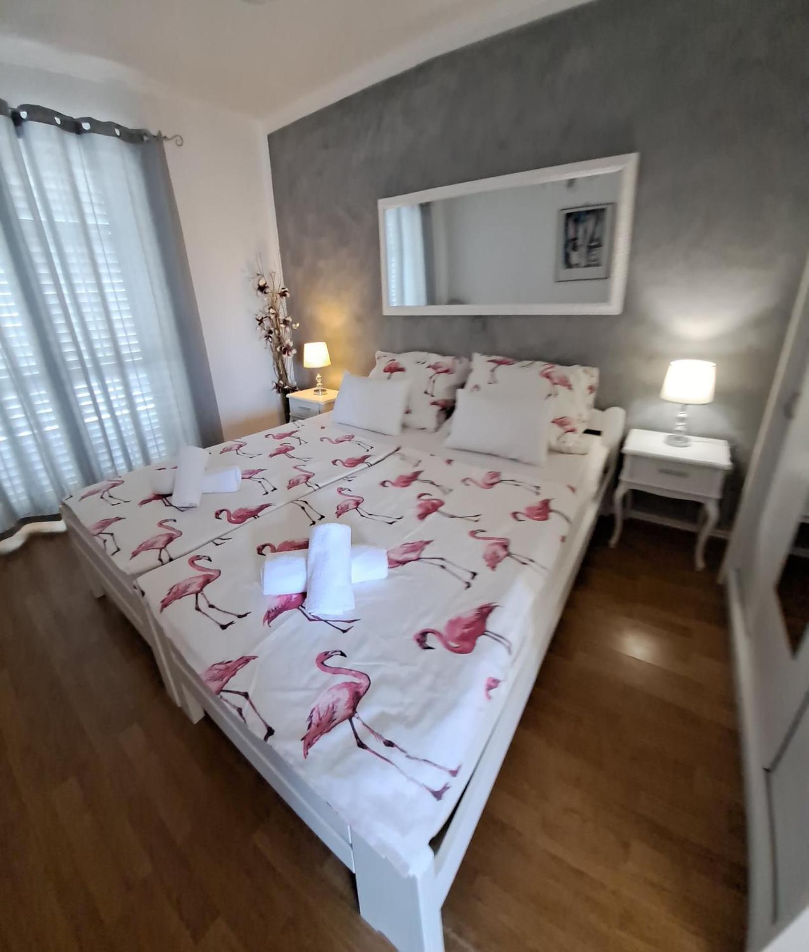 Royal Apartments Sandra Stinjan Luaran gambar