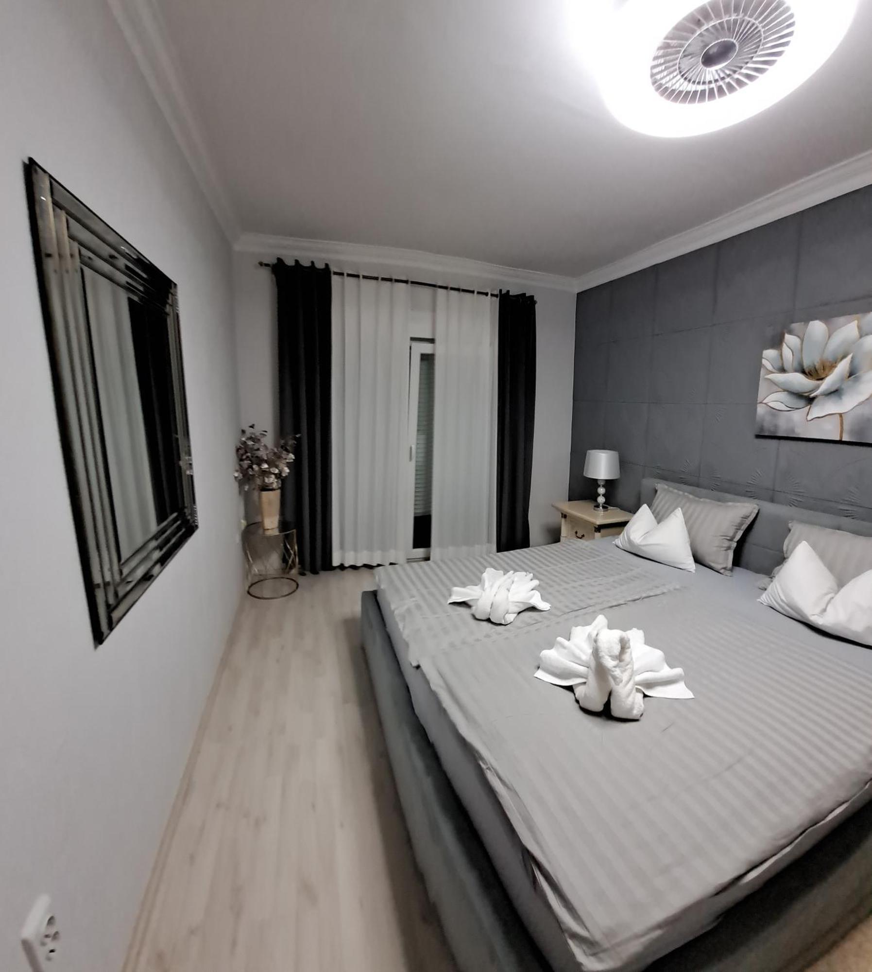 Royal Apartments Sandra Stinjan Luaran gambar