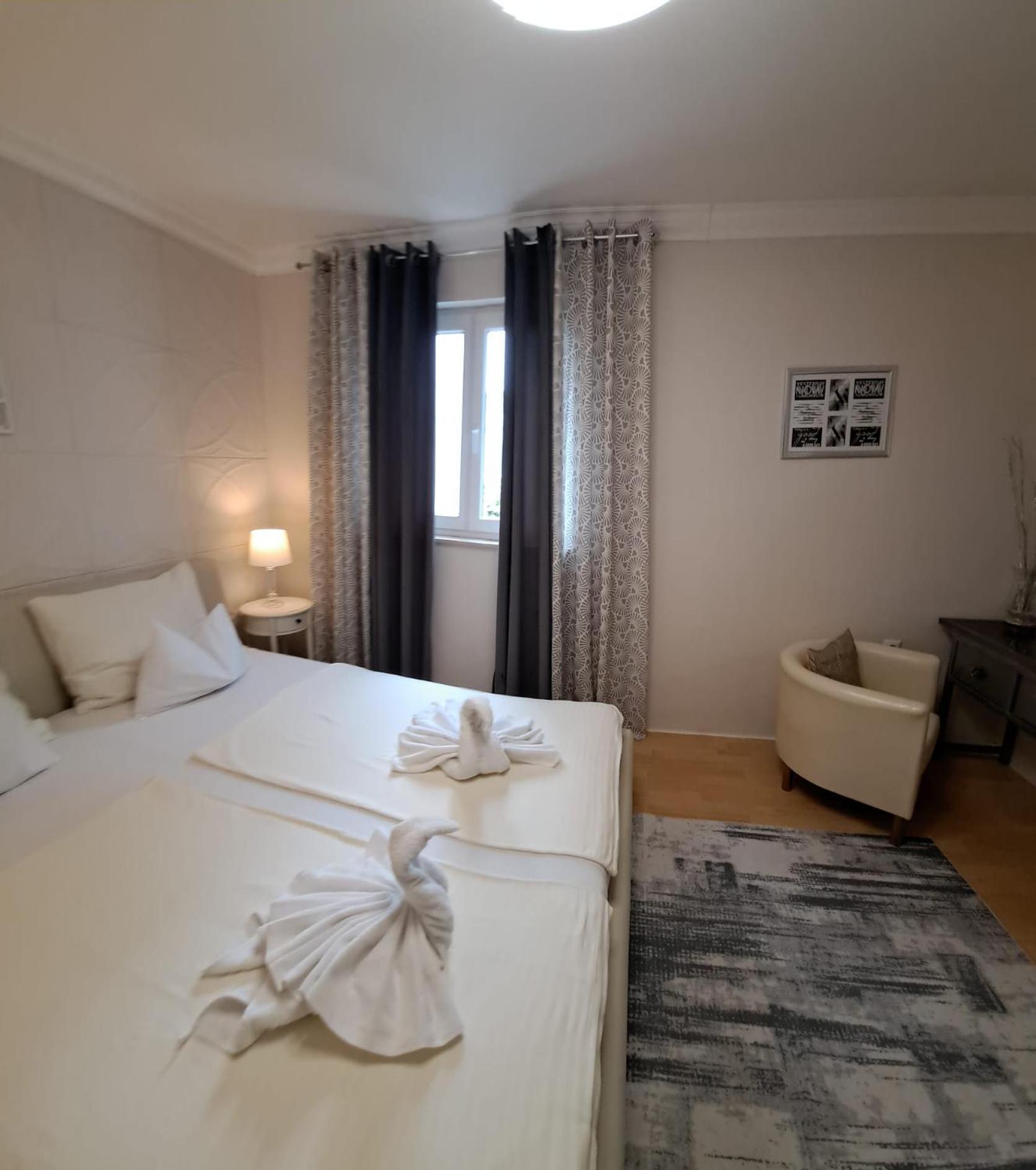 Royal Apartments Sandra Stinjan Luaran gambar